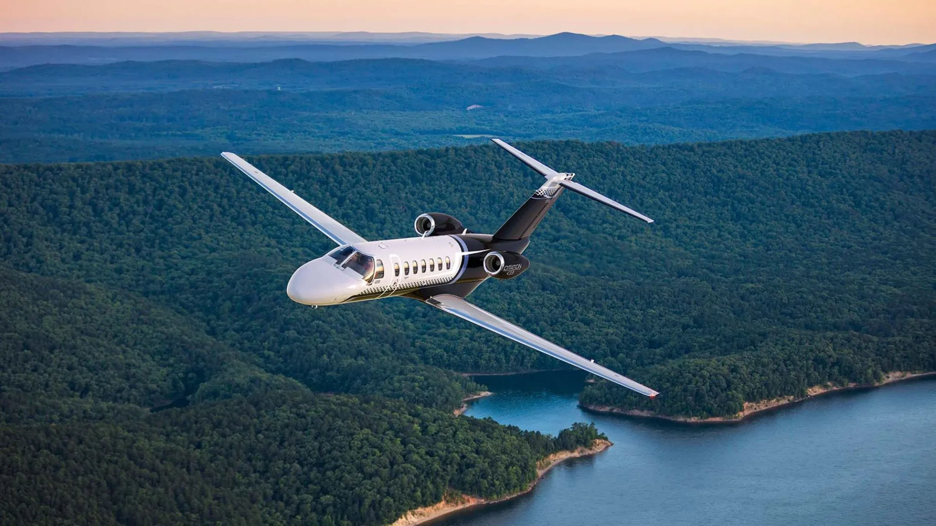 Citation CJ3 in flight
