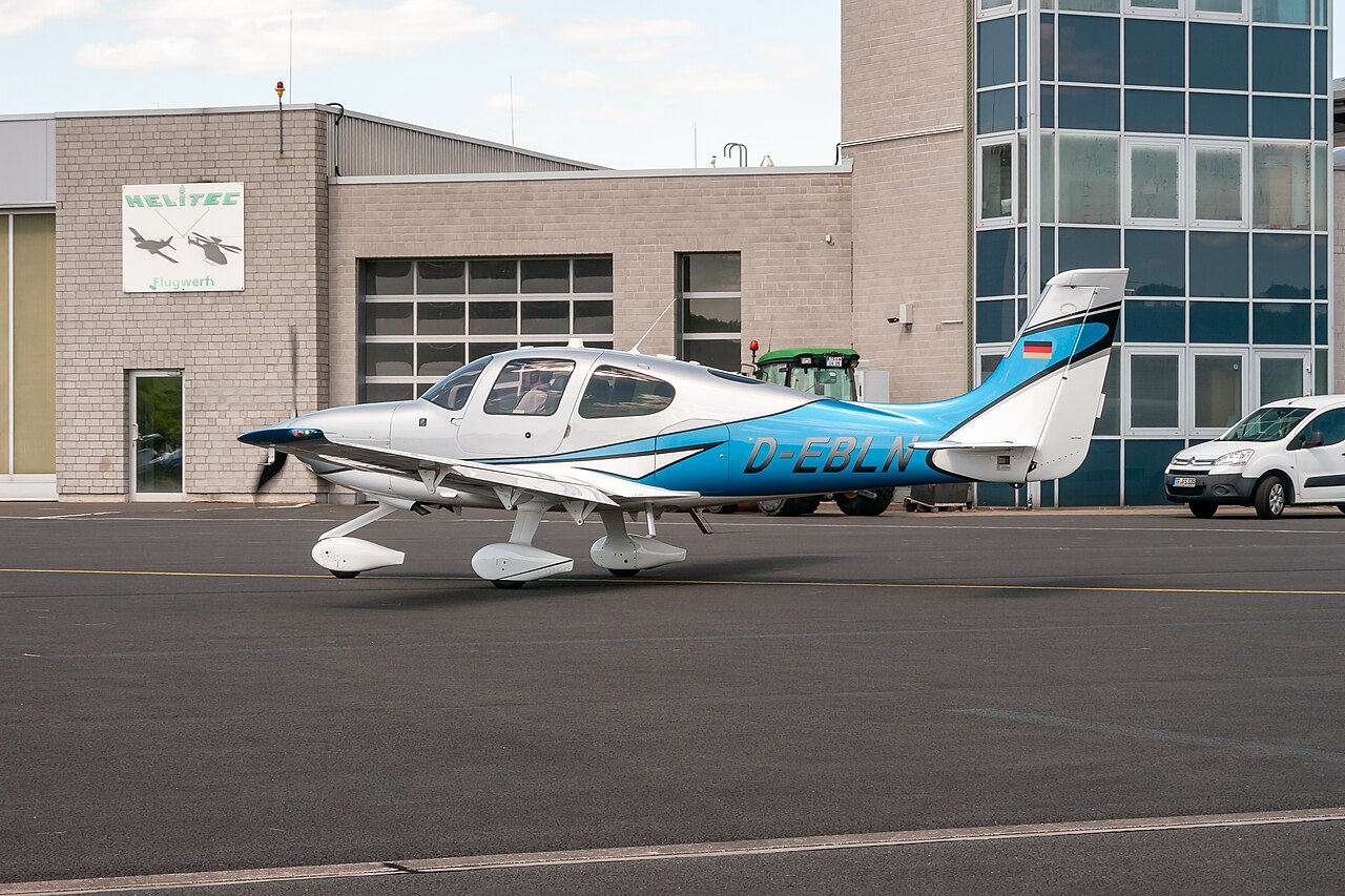 Cirrus SR22 piston aircraft by Cirrus Aircraft