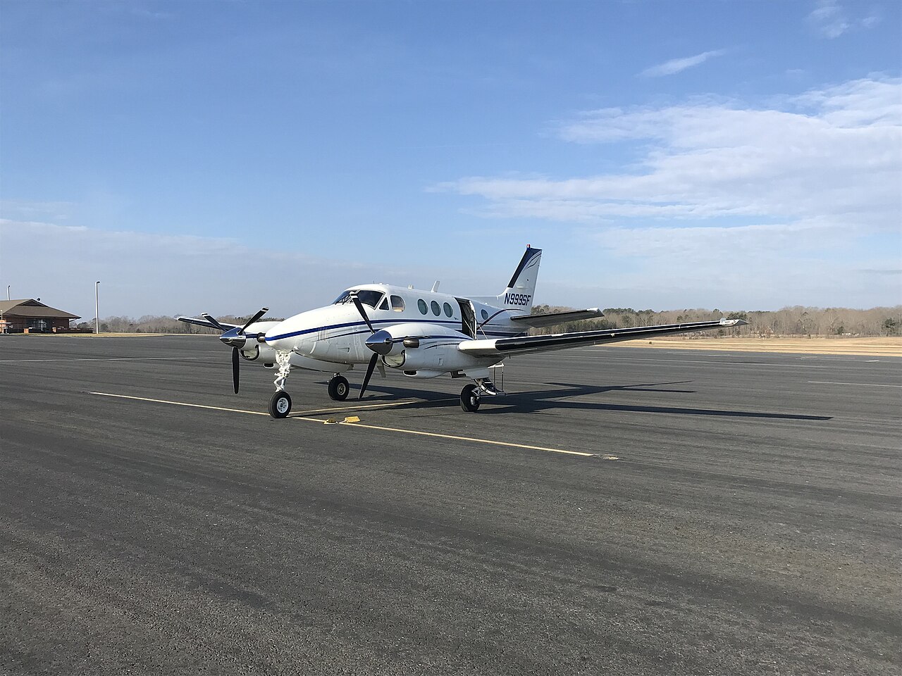 King Air E90 (1976) — N600AC