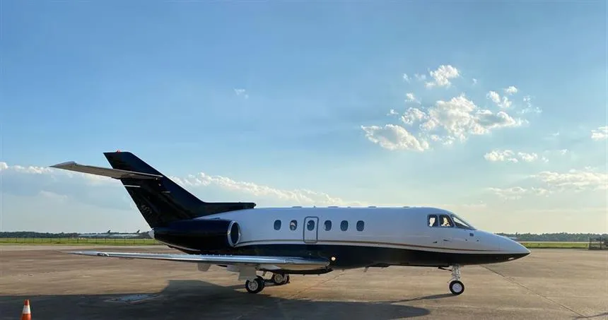 Hawker 800XP (2000) — N104EJ