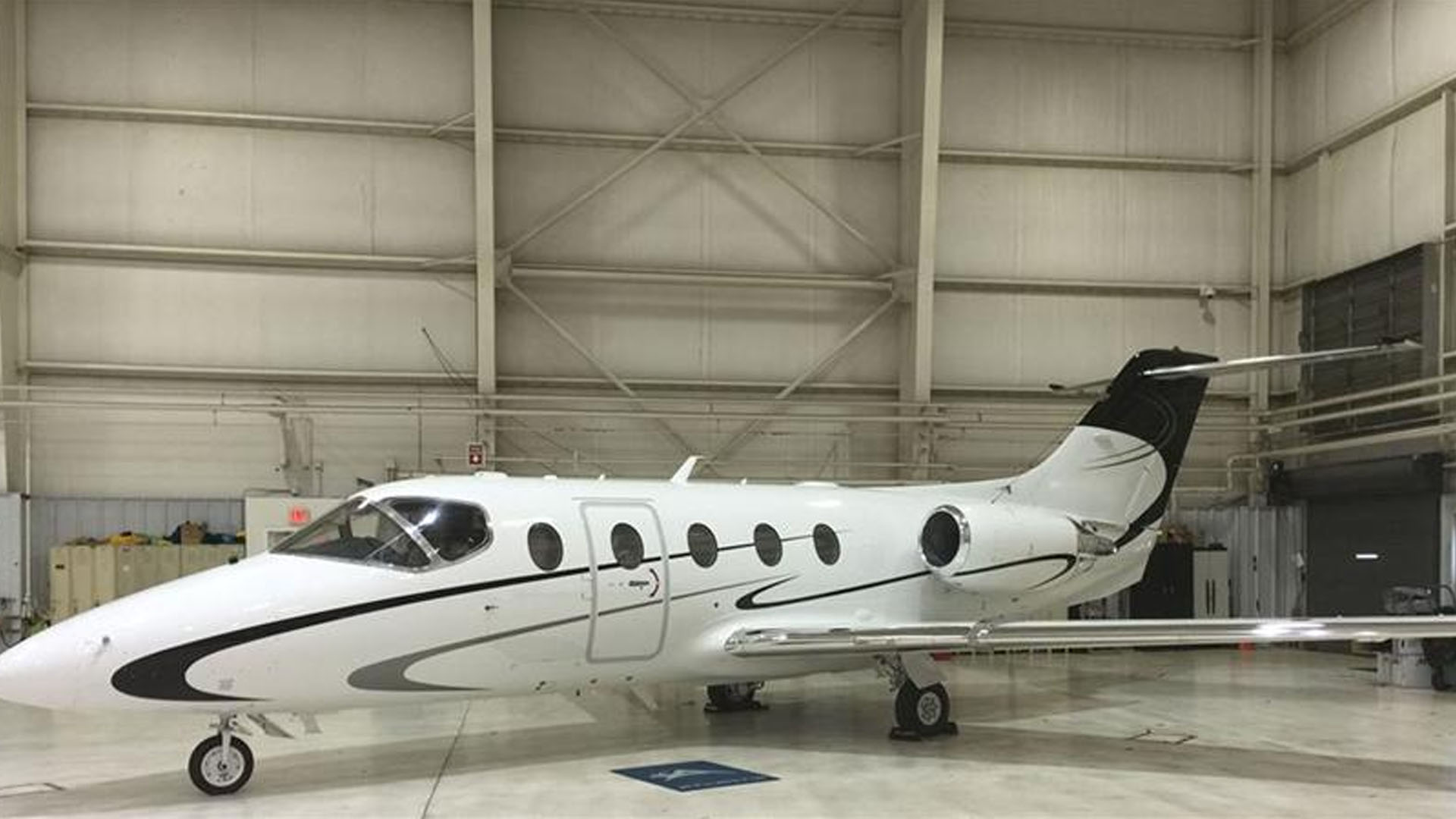 N10LX Fixed-wing multi-engine light business jet private jet