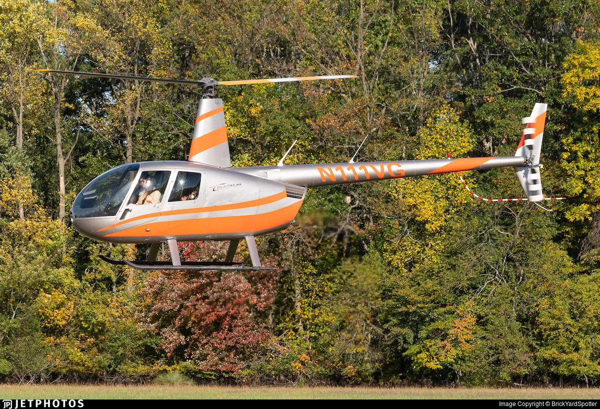 Robinson Helicopter R44 (2001) — N111VG