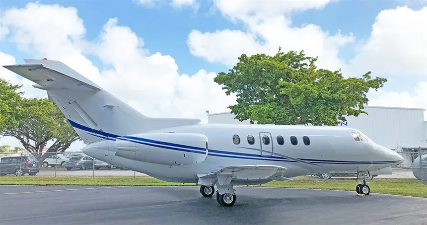 Hawker 800XP — N123ED