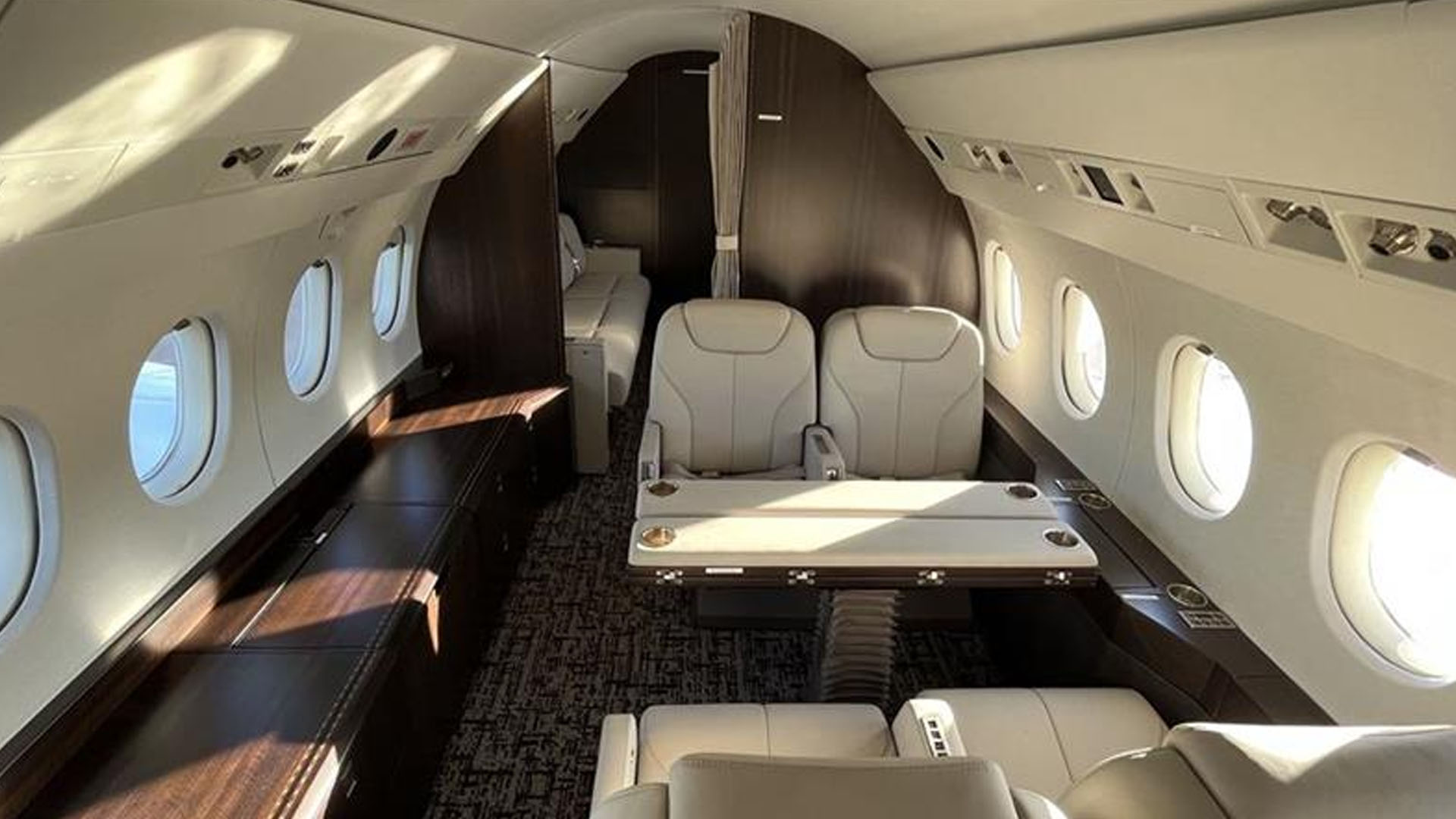 N150KM Dassault Falcon 900 private jet