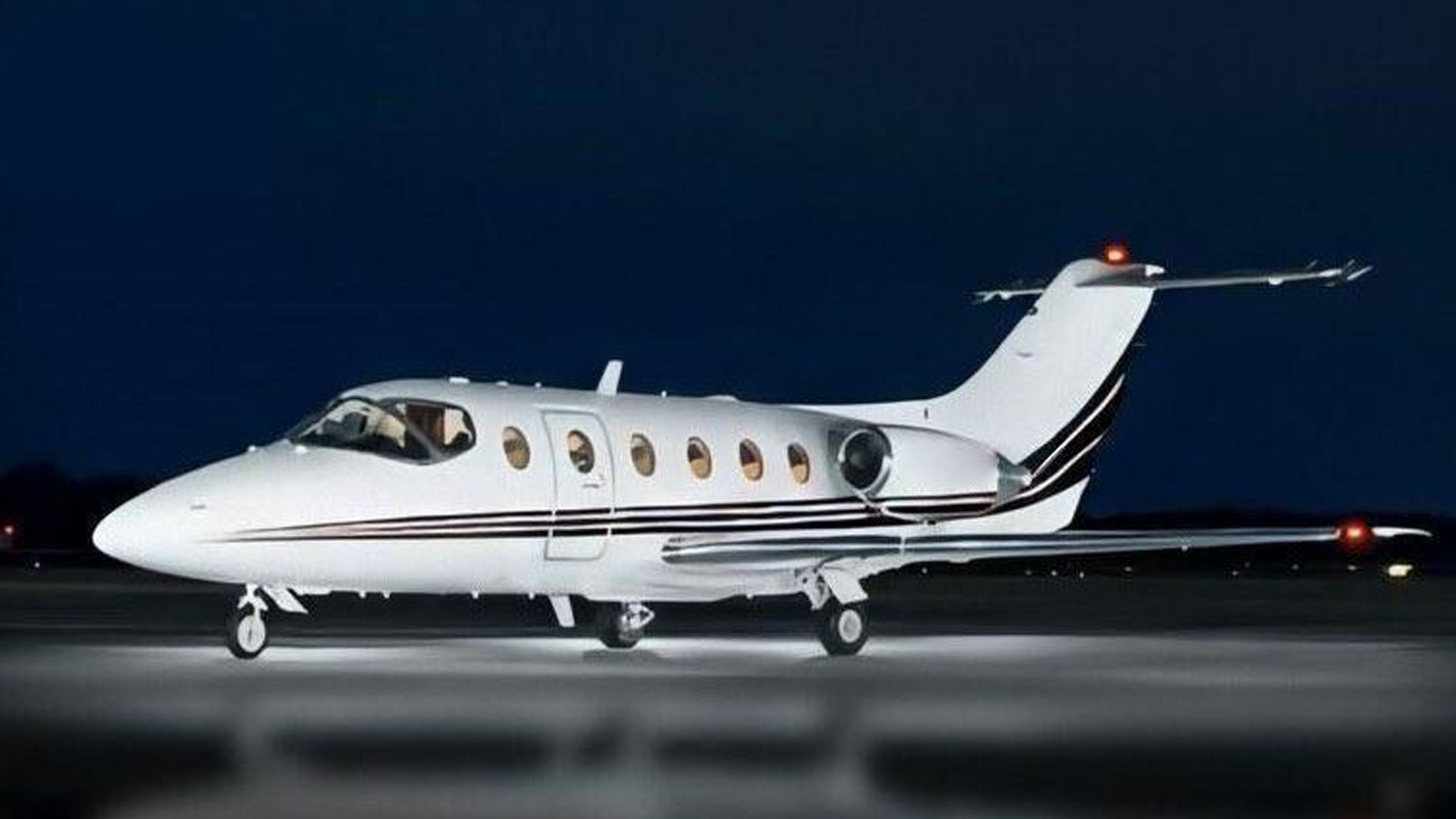 N156RK Fixed wing multi-engine jet private jet