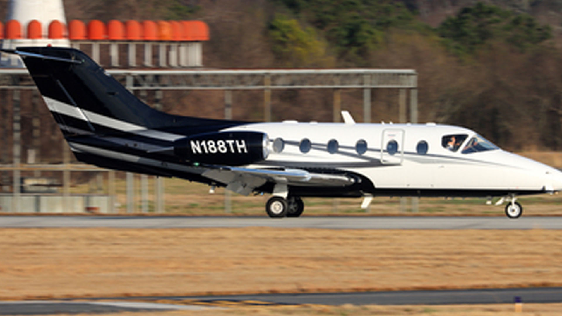 N188TH Gulfstream G550 Land private jet