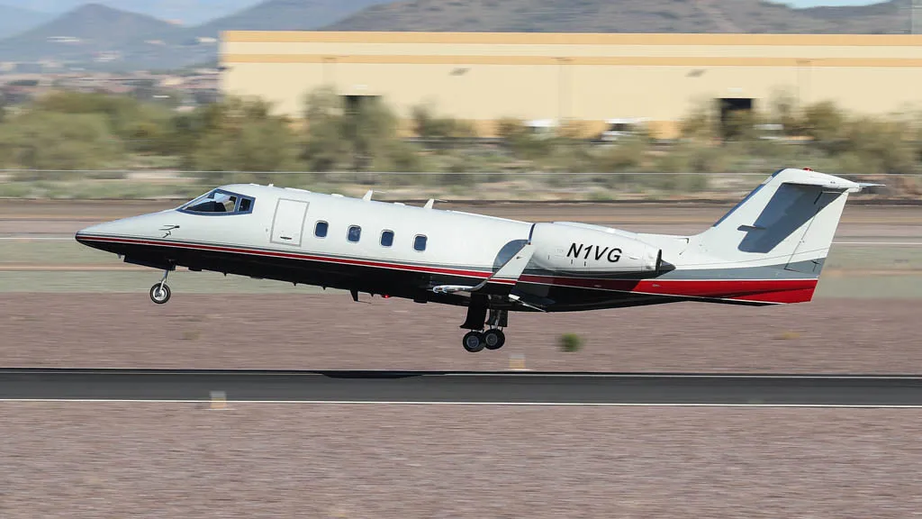 Bombardier Learjet 55 — N1VG