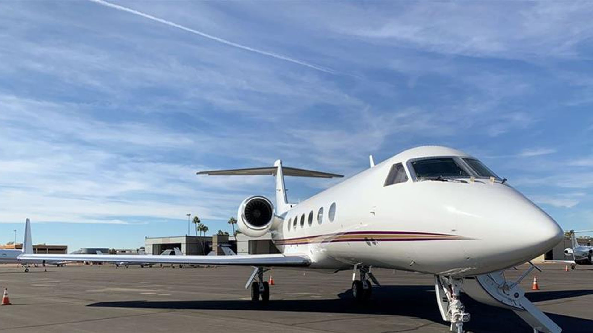 N21112 Gulfstream G450 private jet