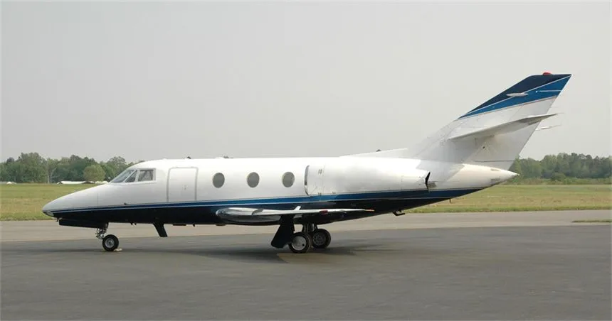 Dassault Falcon 10 (1980) — N211EC