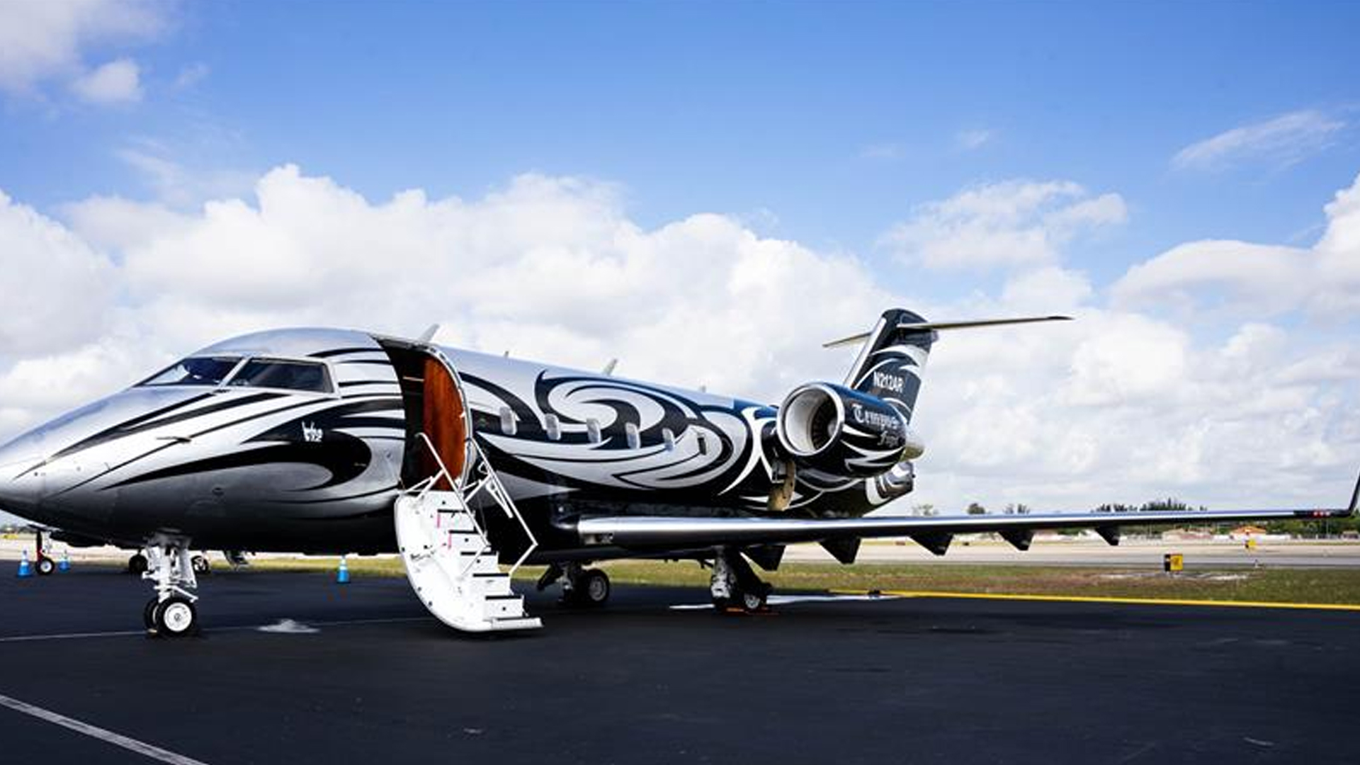 N212AR Fixed-wing, multi-engine jet private jet