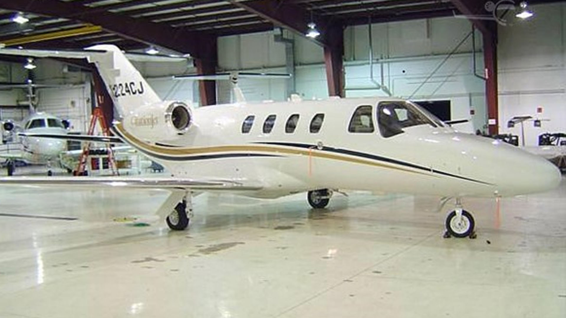 N224CJ Fixed wing multi-engine jet private jet