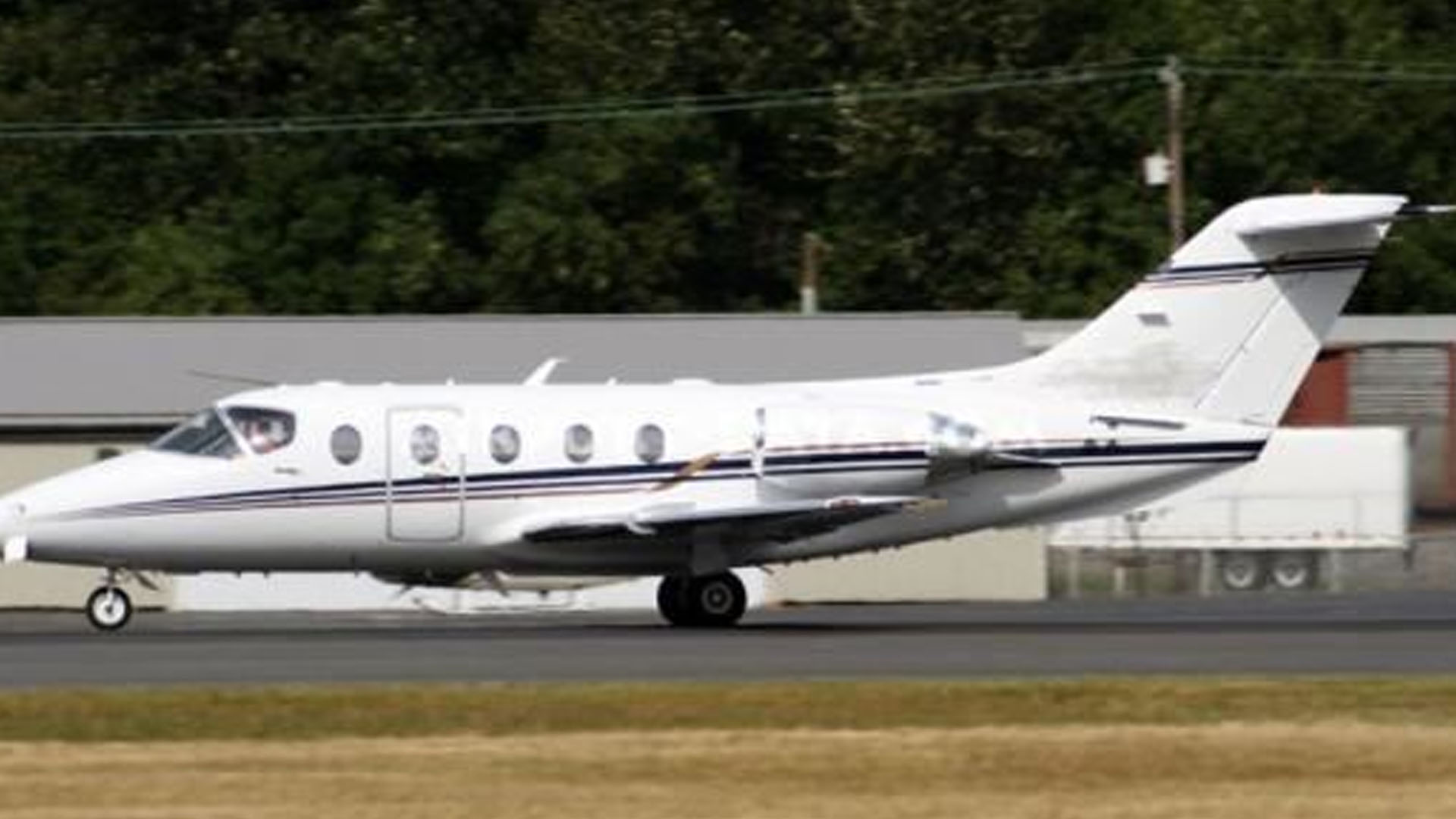N225SB Hawker 400XP private jet