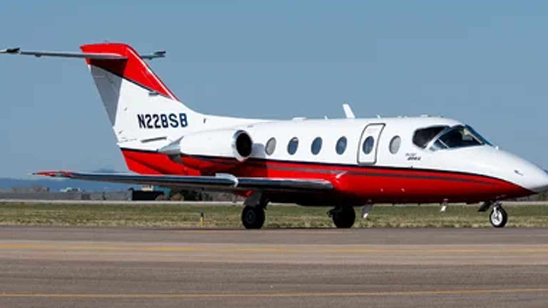N228SB Bombardier Challenger 350 private jet