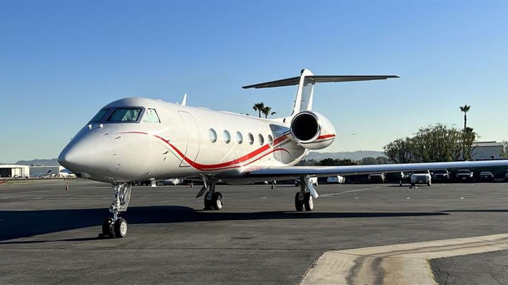 N24JR Fixed wing multi-engine jet private jet