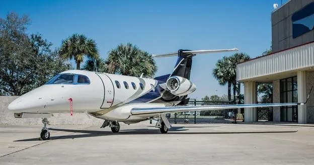Embraer Phenom 300 (2017) — N300RX