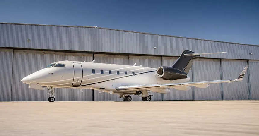 Bombardier Challenger 300 (2007) — N301JE