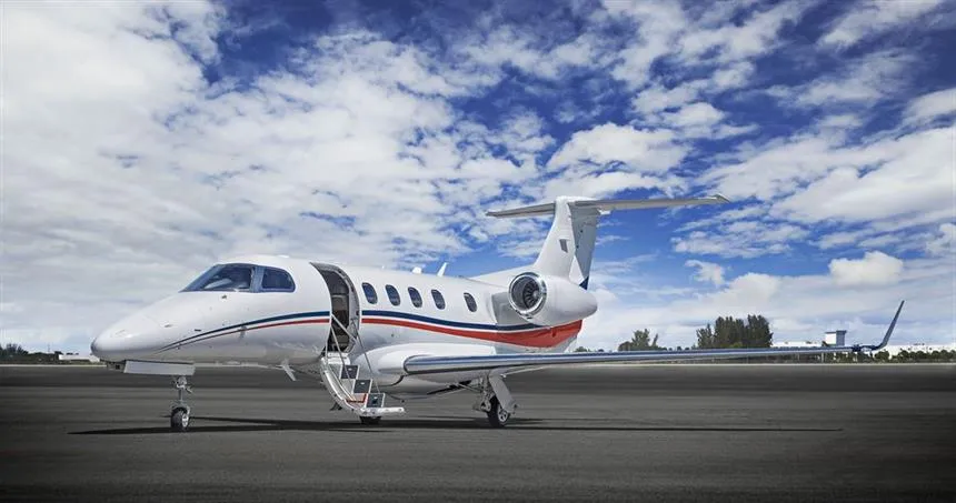 Embraer Phenom 300 (2012) — N302AZ