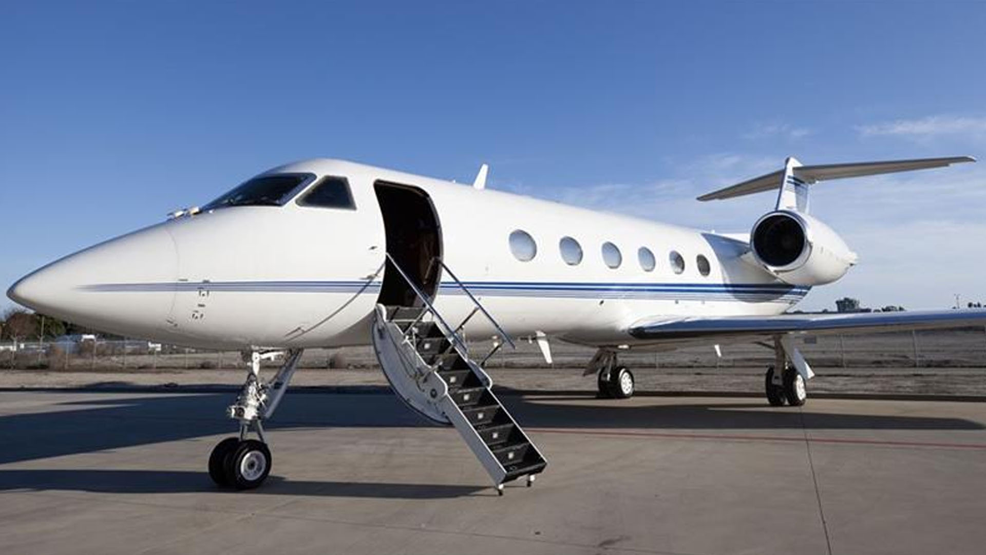 N306TT Fixed wing multi-engine private jet