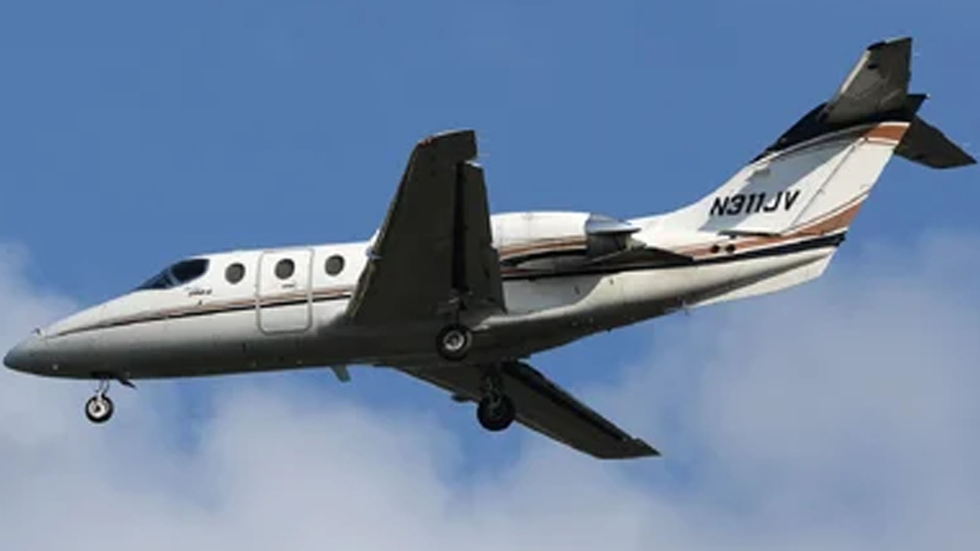 N311JV Bombardier Challenger 350 private jet