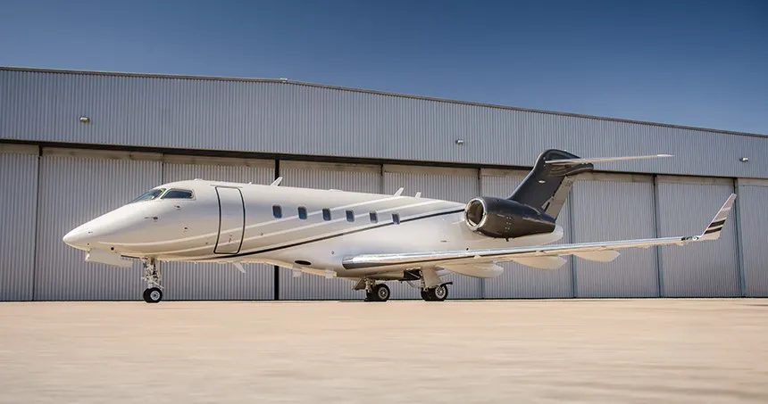 Bombardier Challenger 300 (2005) — N315JE