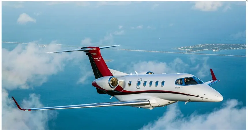Embraer Phenom 300 (2015) — N317N