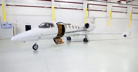 Learjet 35 (1979) — N31RA