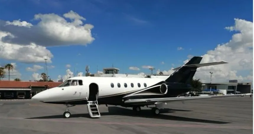 N320EJ Hawker 800XP Midsize