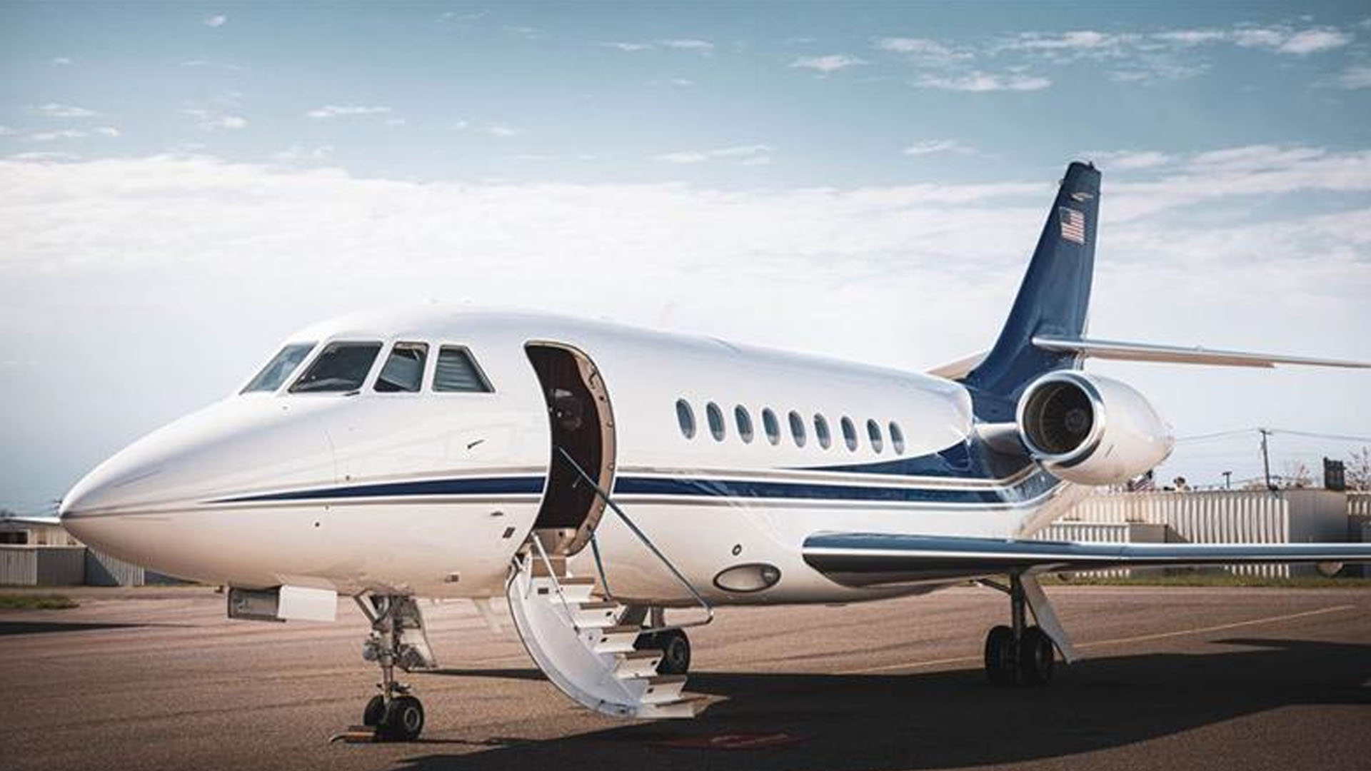 N321EJ Dassault Falcon 2000 business jet private jet