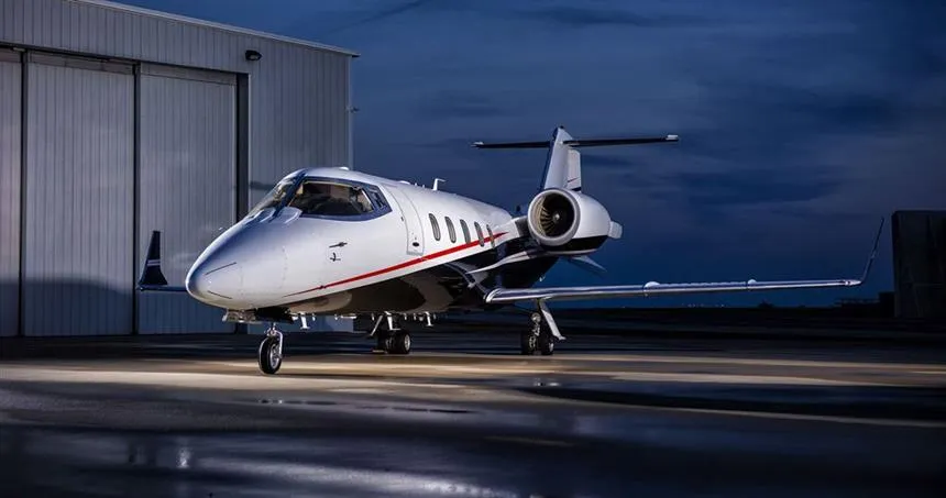 Learjet 60 (2006) — N33WL