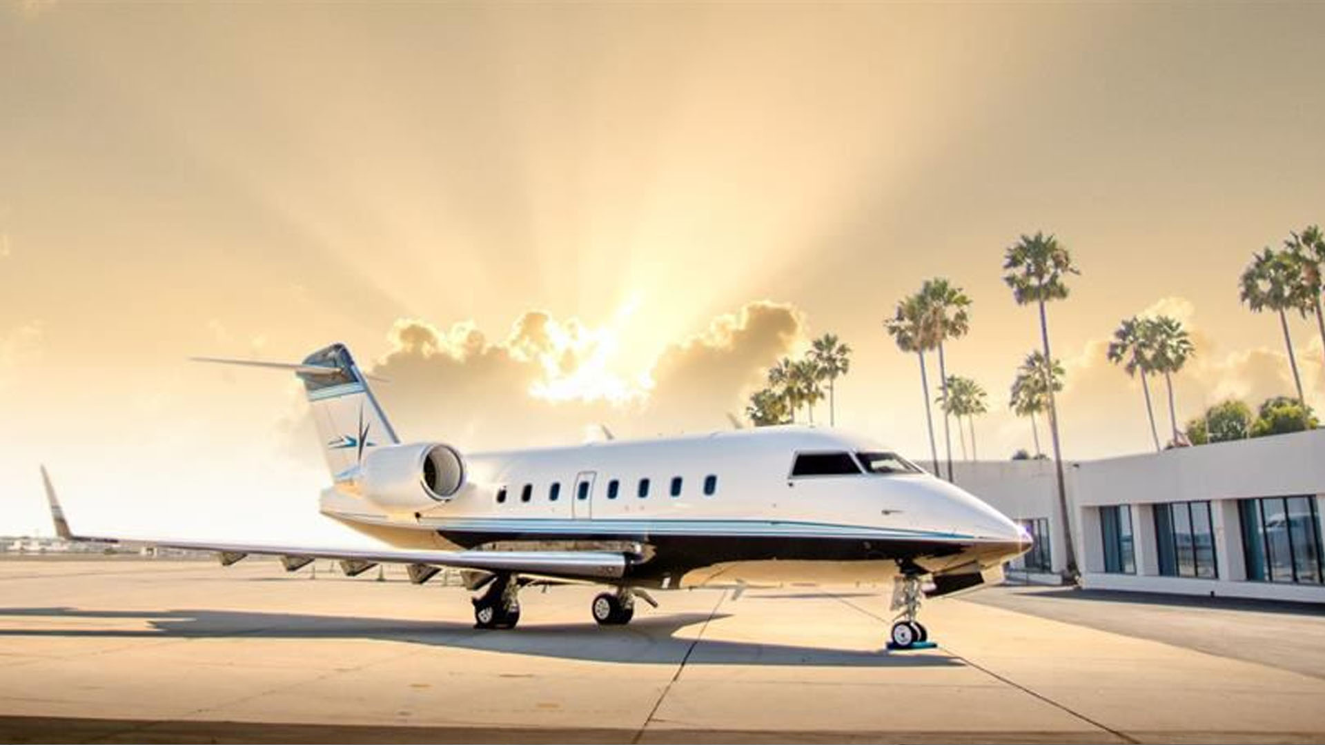 Bombardier Challenger 604 (1997) — N36VV