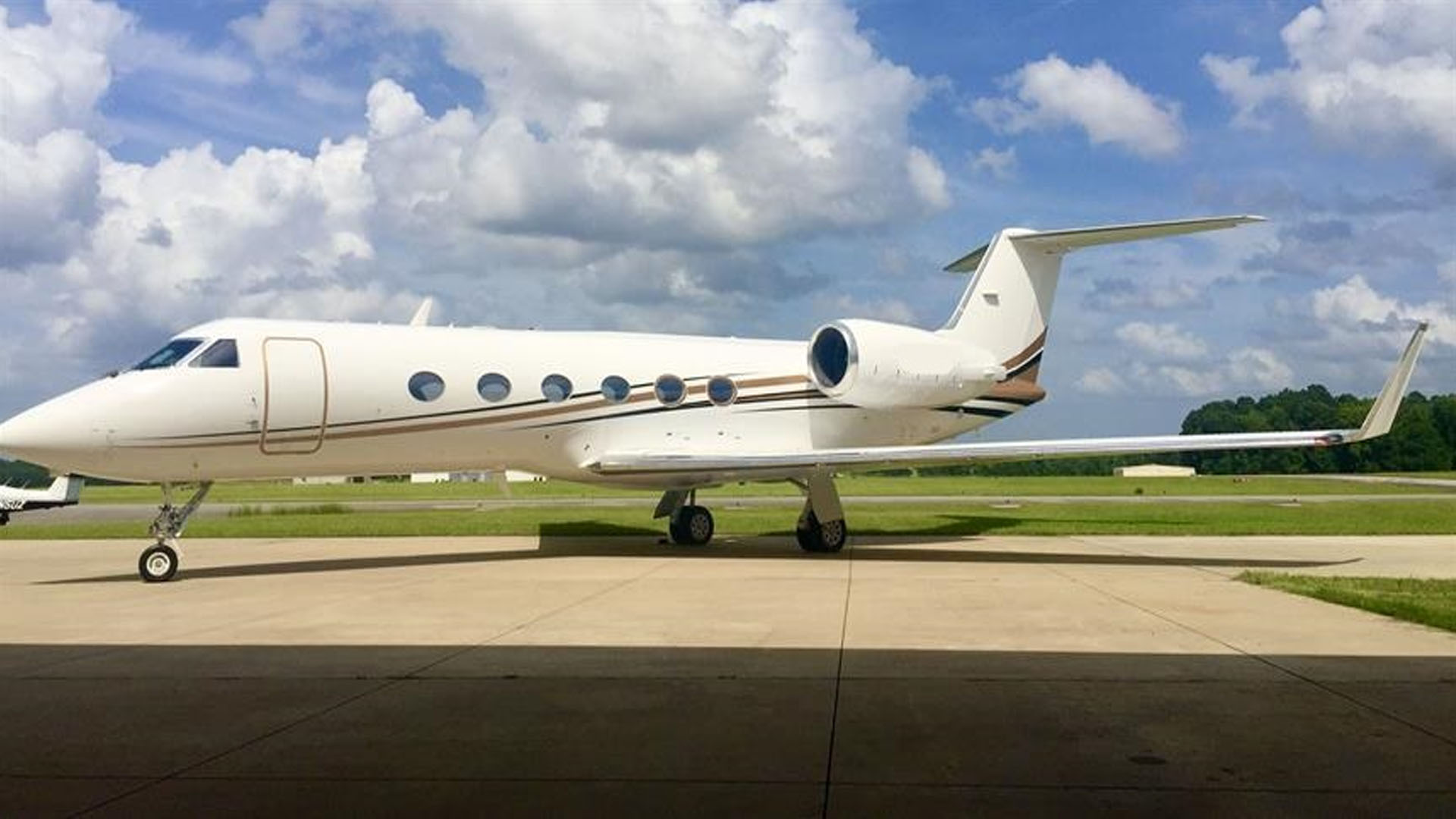 Gulfstream GIV (1987) — N400SF
