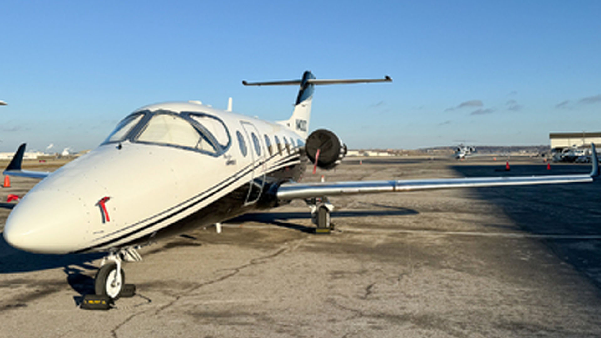 N400ZZ Bombardier Challenger 350 private jet