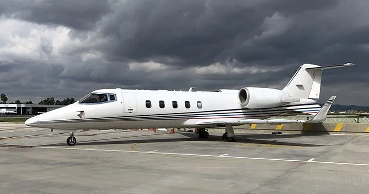 Learjet 60 (2002) — N401SY