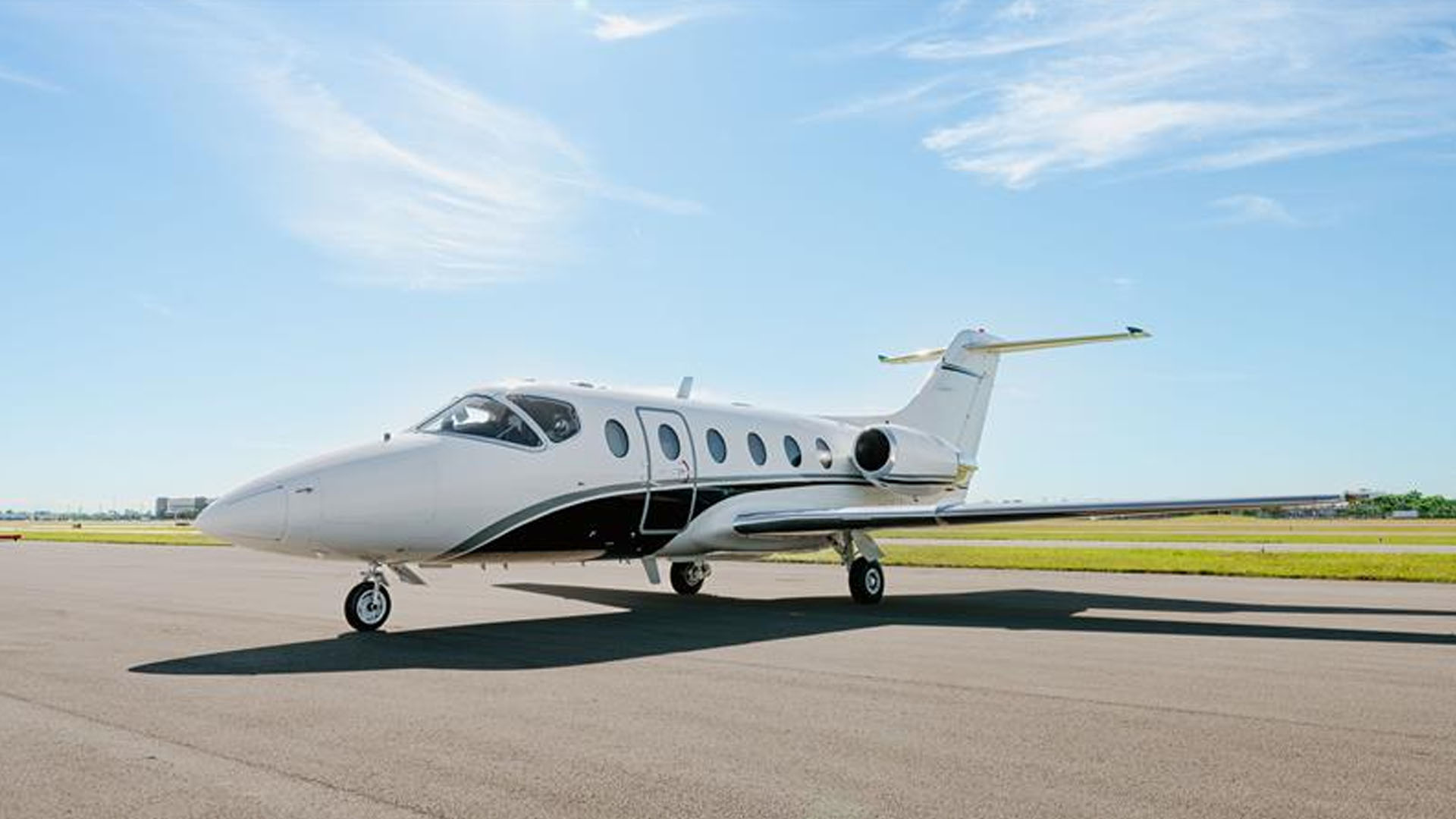 N407TC Fixed-wing multi-engine jet private jet