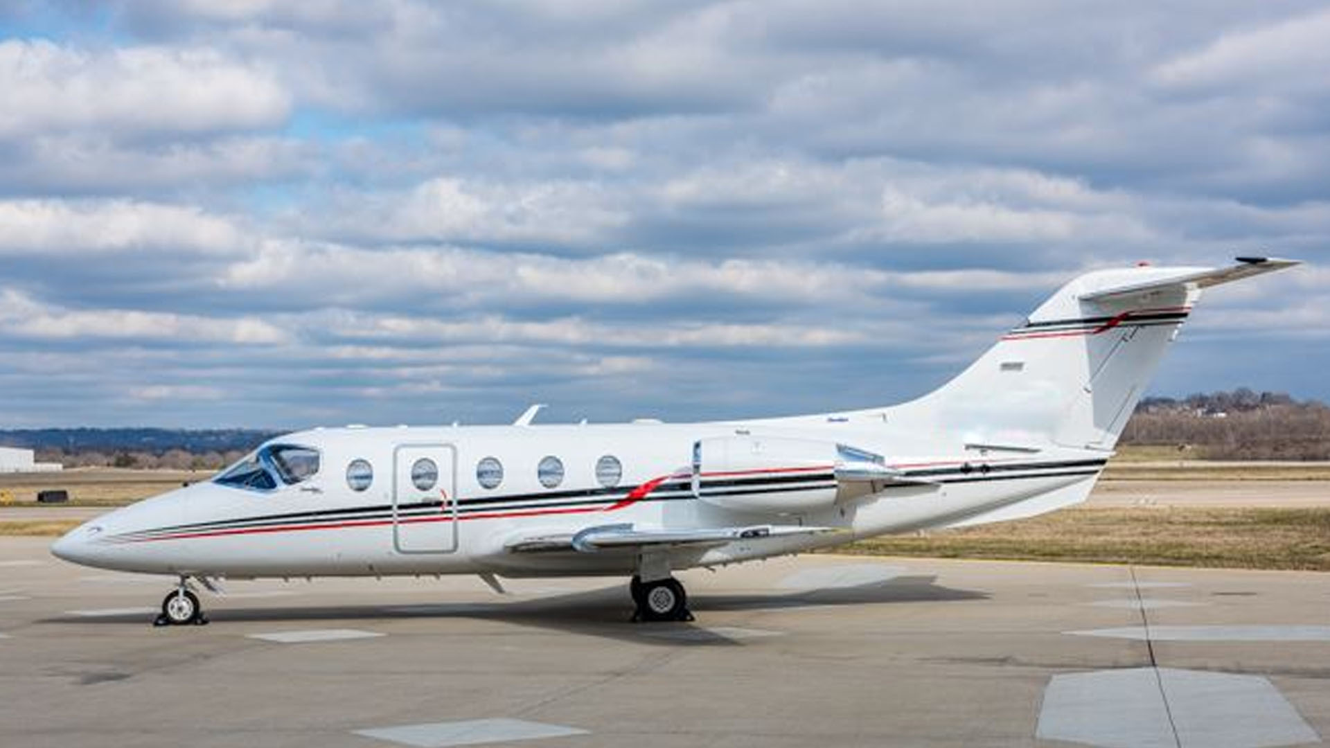 N410LG Hawker 400XP private jet