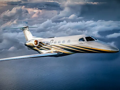 Embraer Phenom 300 (2010) — N419MA