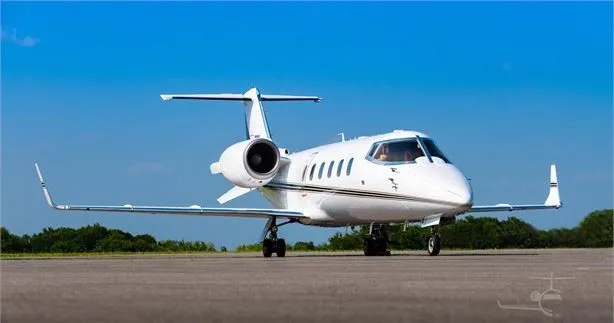 Learjet 60 (1993) — N457UT