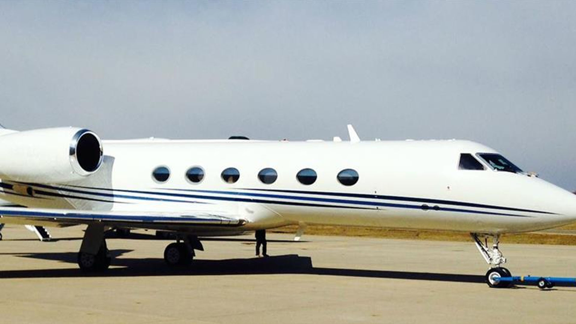 N473CW Fixed wing, multi‑engine business jet private jet