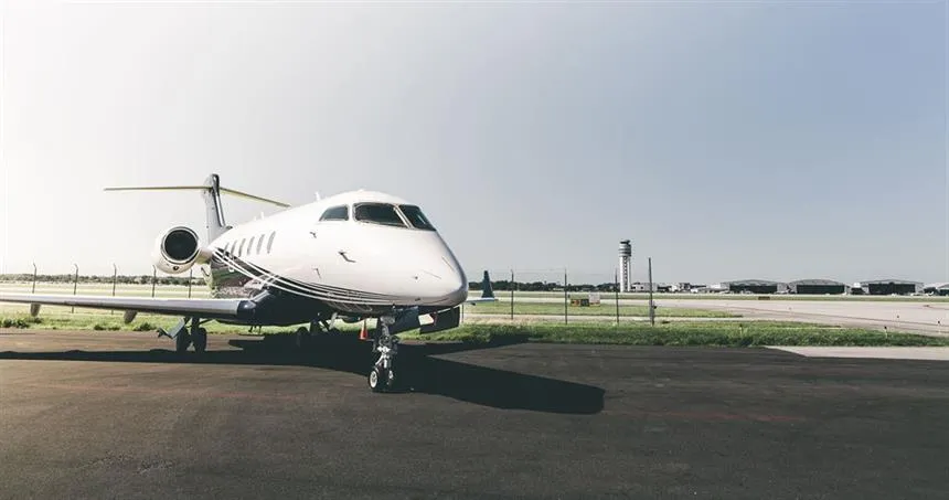 Bombardier Challenger 300 (2009) — N479PF