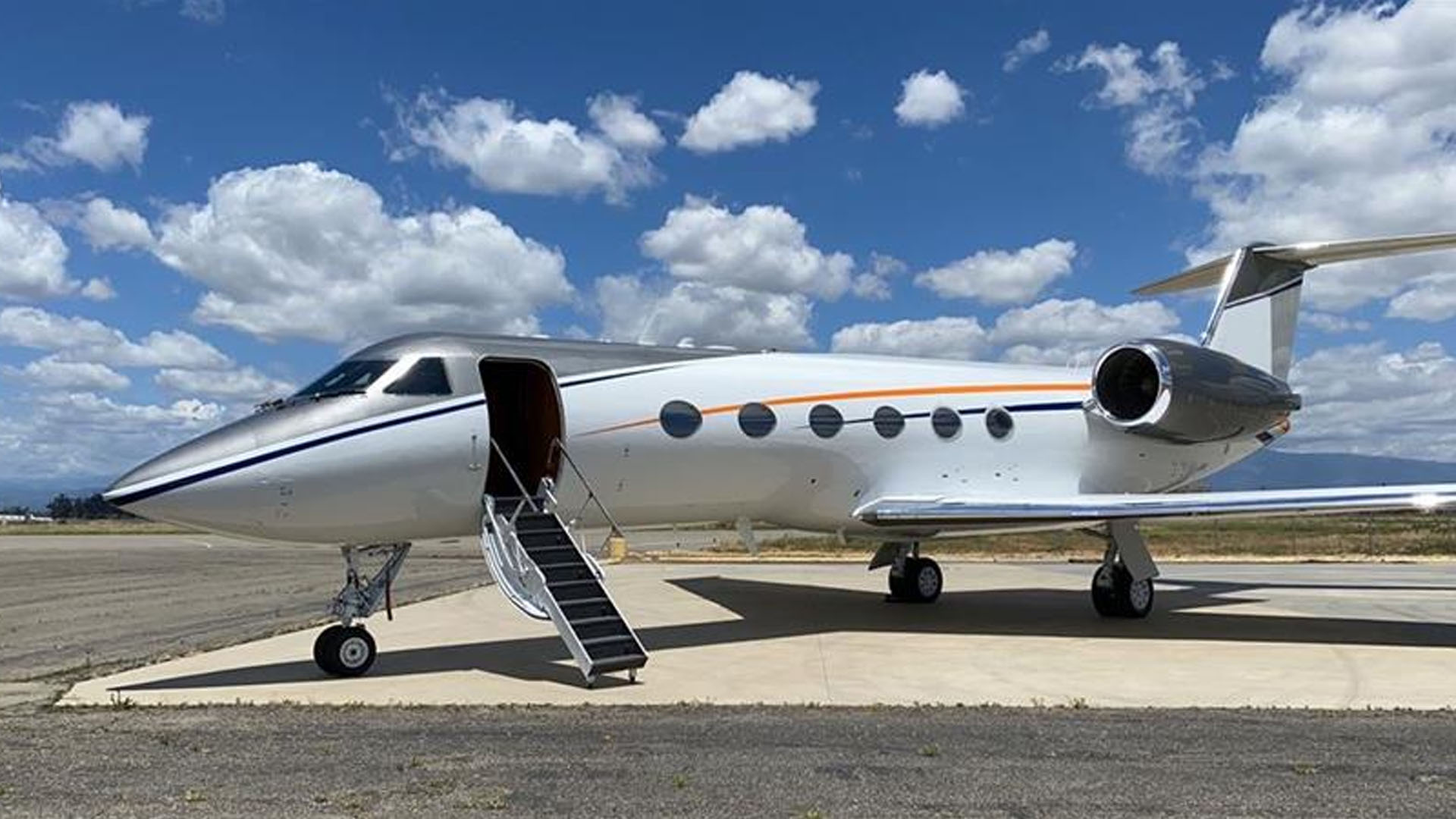 N483RA Fixed wing, multi-engine business jet private jet