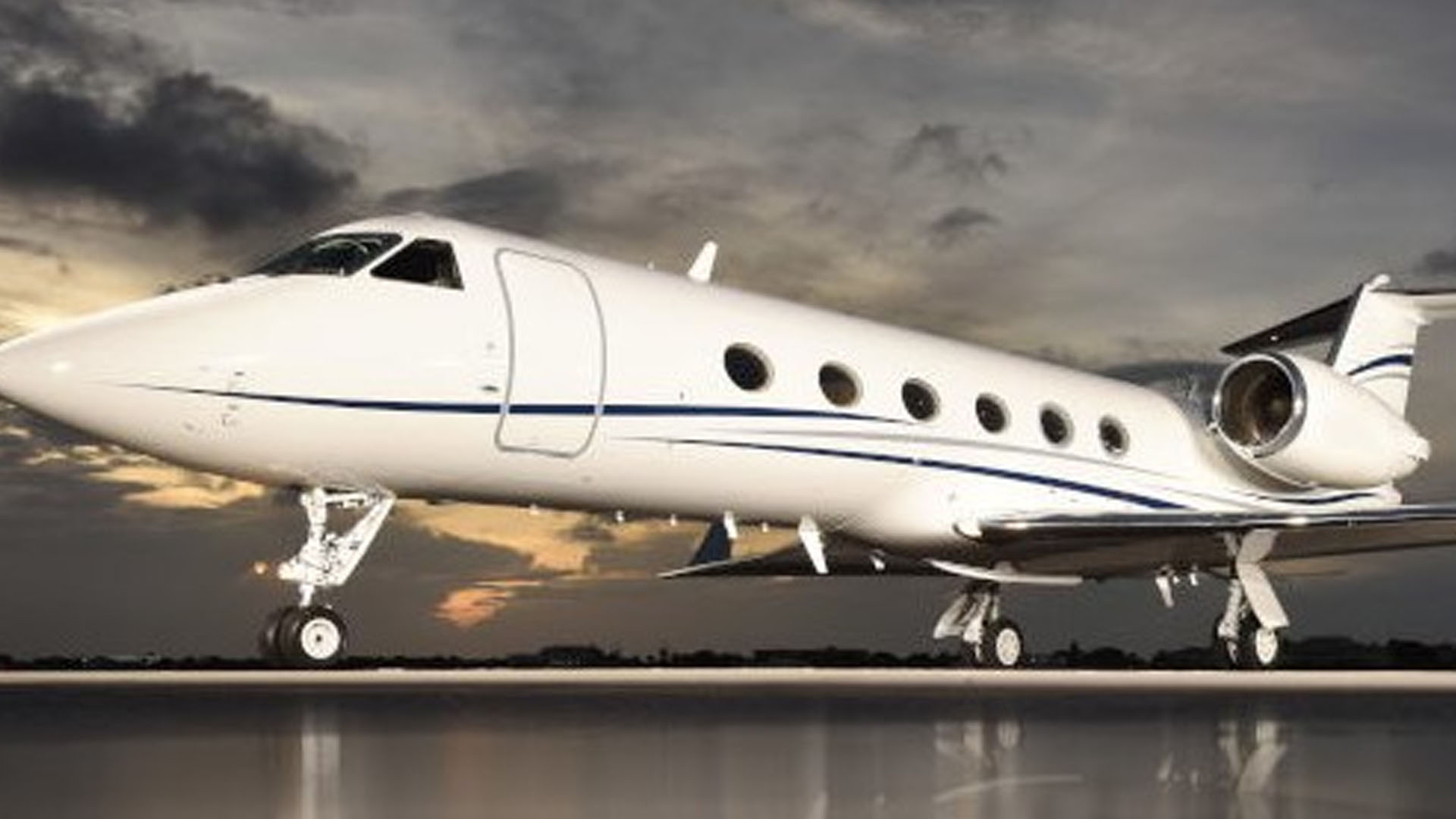 N489VR Fixed wing, multi‑engine business jet private jet