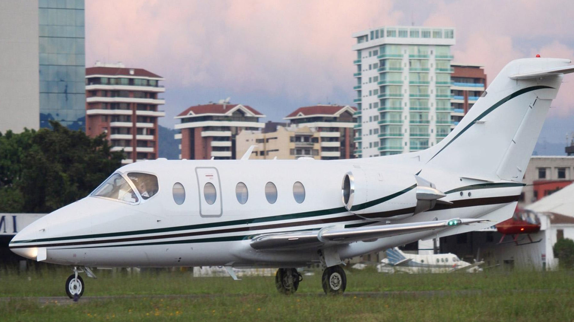 N492FT Fixed wing multi-engine jet private jet