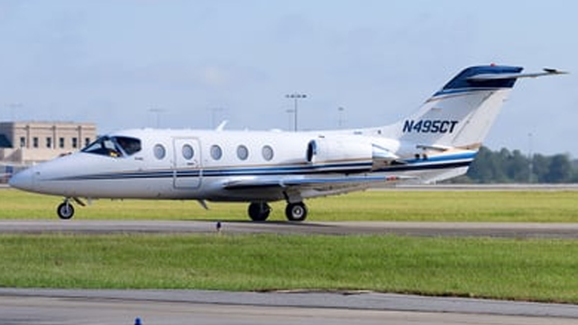N495CT Fixed‑wing multi‑engine jet private jet