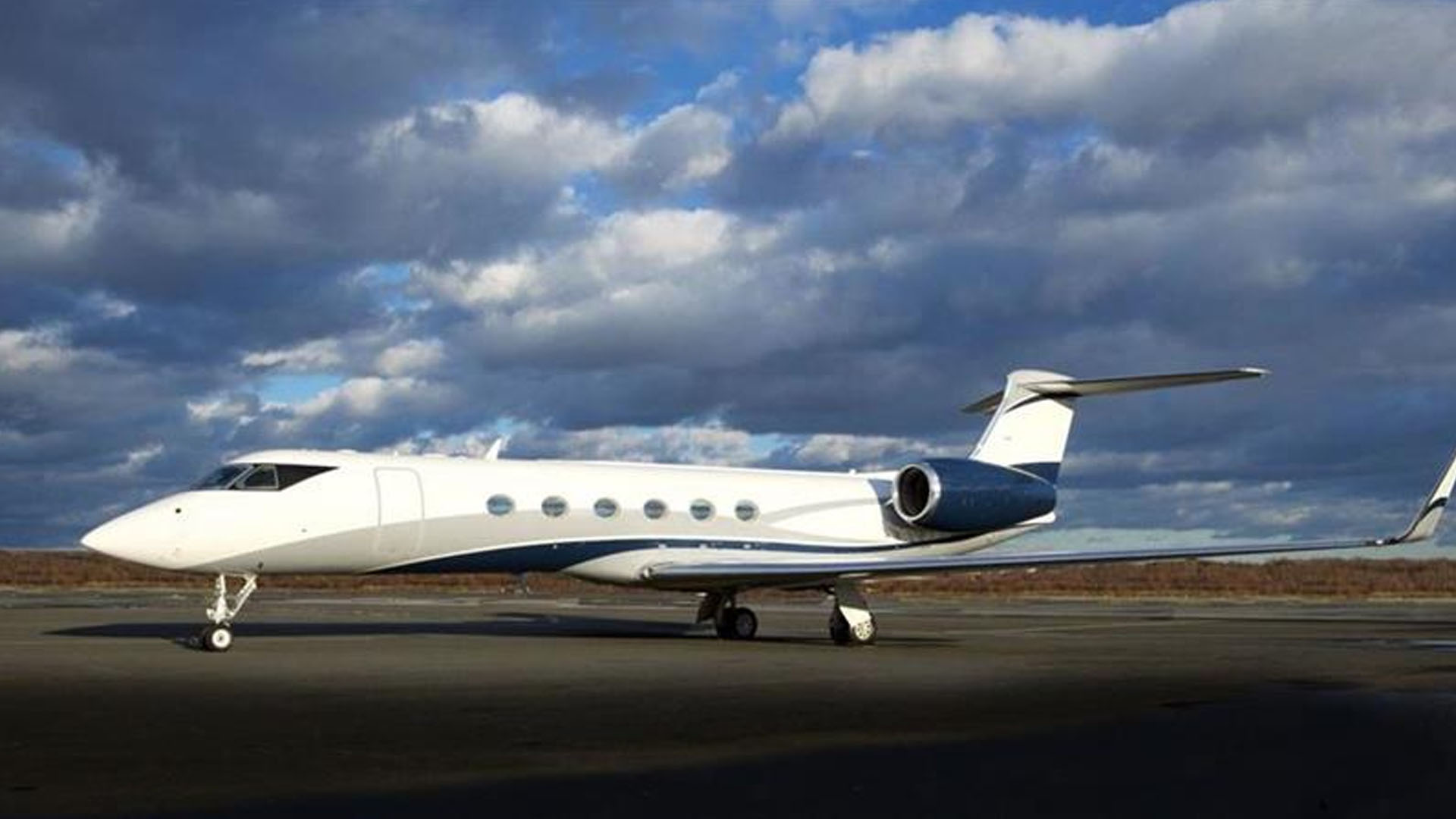 N50JE Gulfstream G-V private jet
