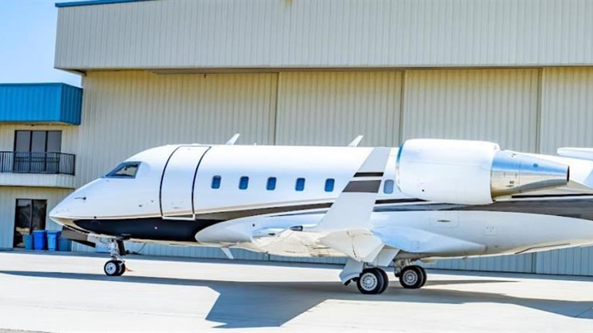 N511DD Bombardier Challenger 601 private jet