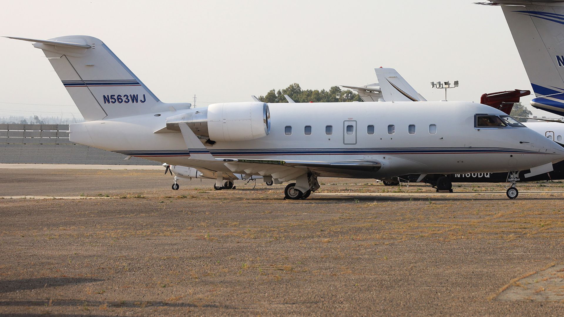 Bombardier Challenger 604 (1994) — N563WJ
