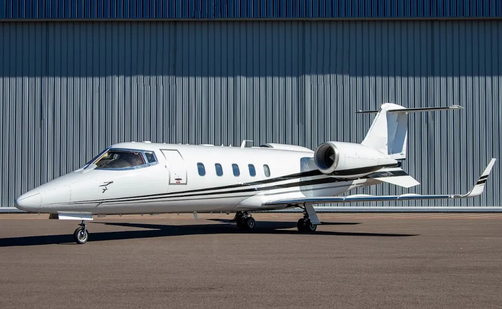 Learjet 60 (2001) — N582MM
