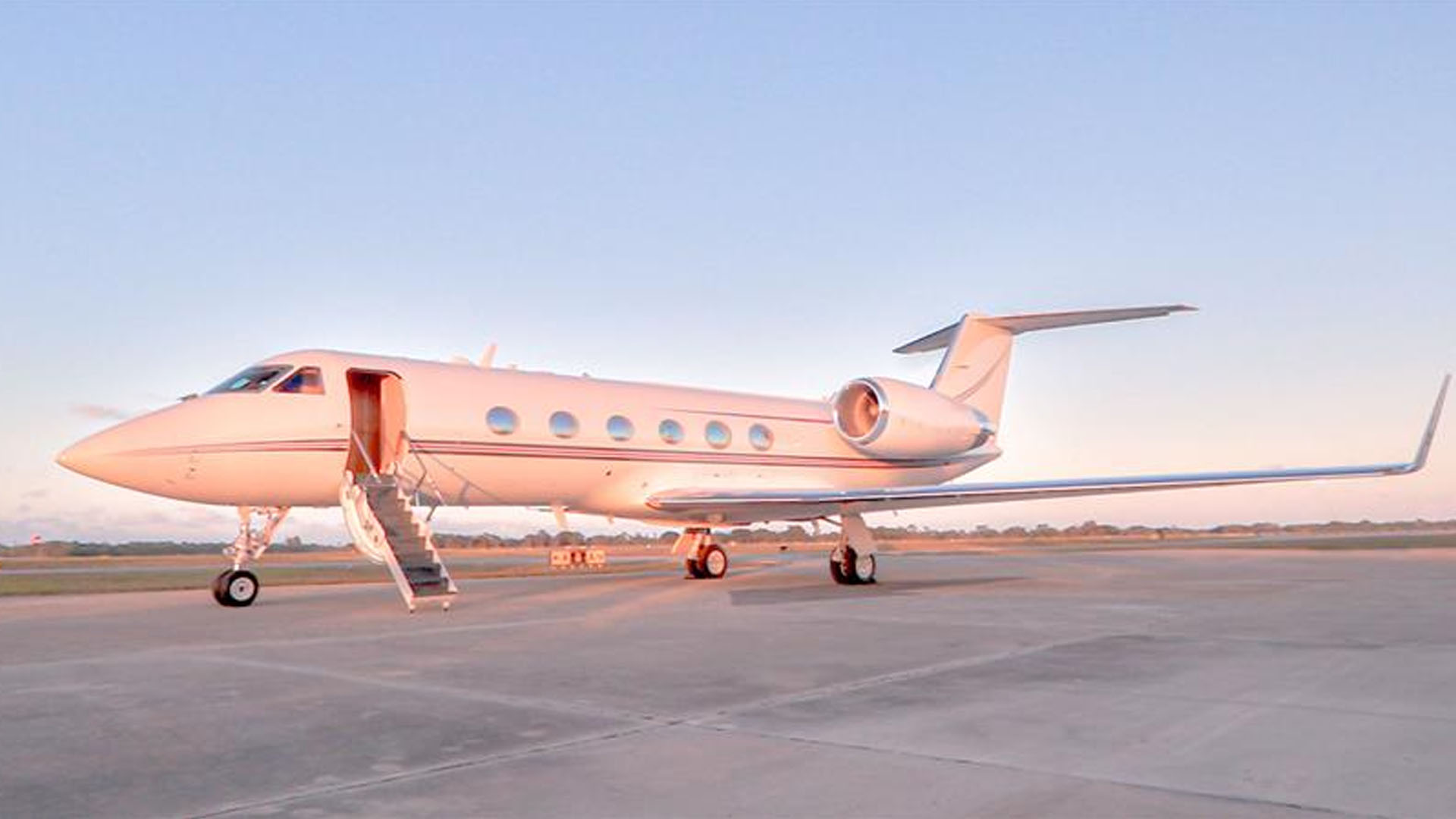 Gulfstream GIV (1995) — N5GF
