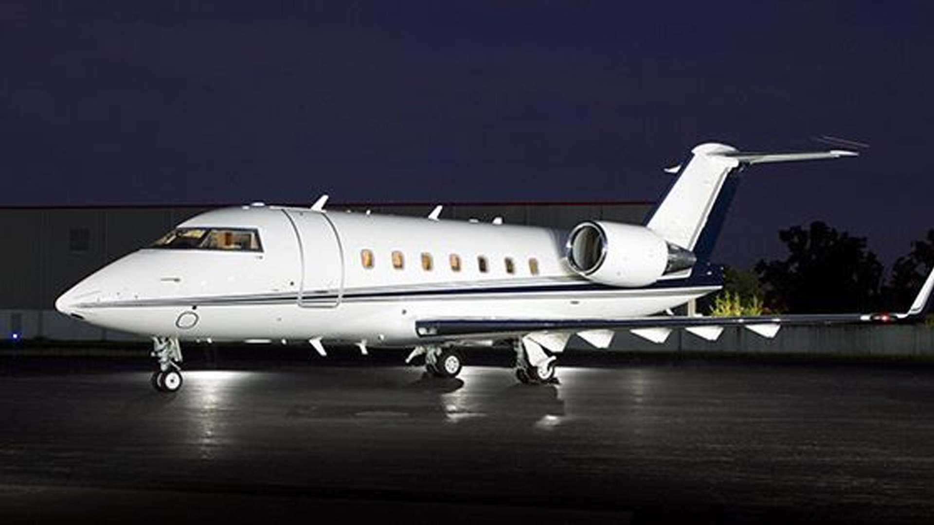 Bombardier Challenger 605 (2006) — N603L
