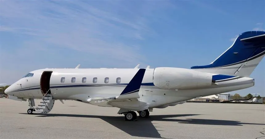 Bombardier Challenger 300 (2010) — N606RP
